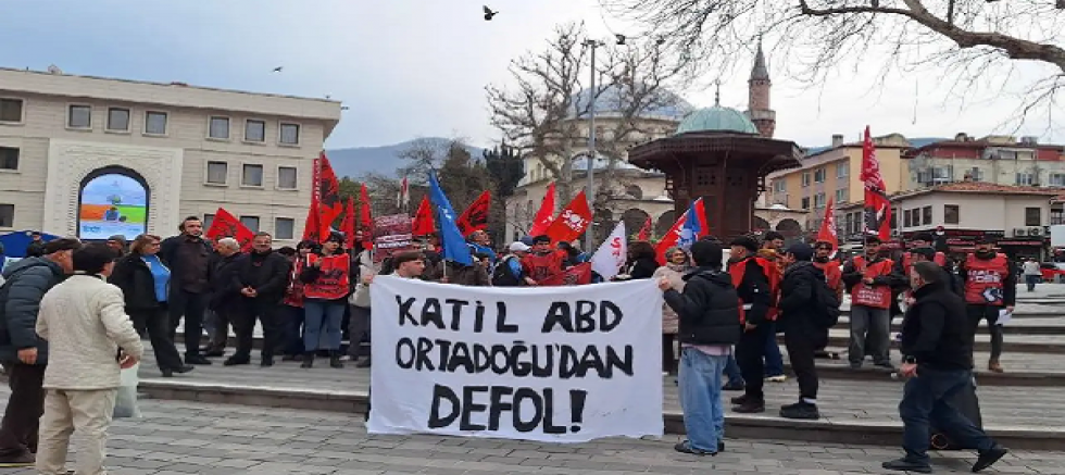 Bursa'da Gençlik Örgütlerinden ABD ve İsrail'e Savaş Protestosu!