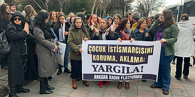 Kadınlar Çocuk İstismarına Karşı Meclis Önünde