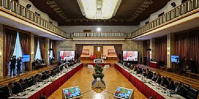 Komisyondaki Siyasi Partiler Önerilerini İçeren Raporlarını Sundu.